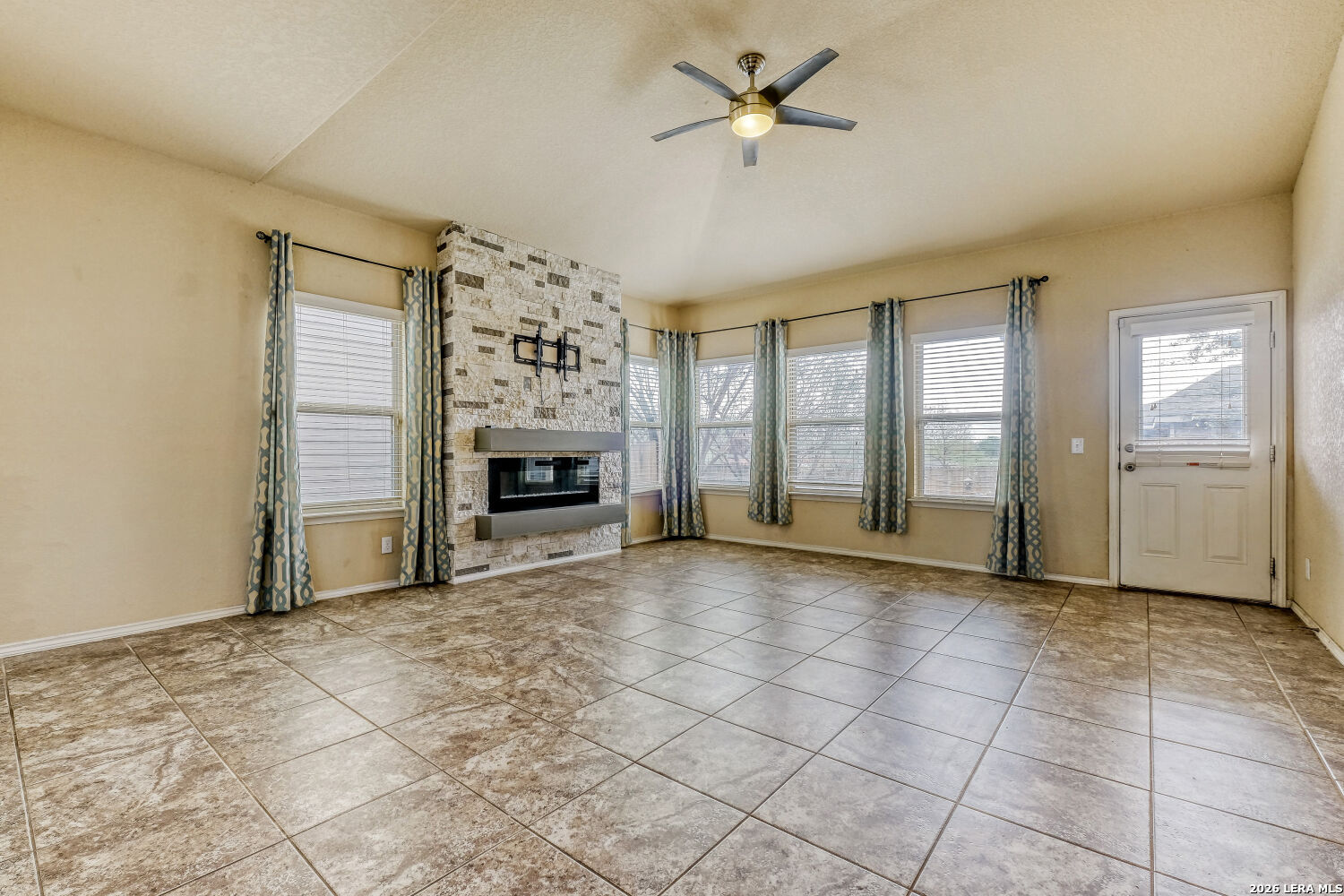 3906 Pandora Seco San Antonio TX 78223