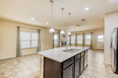 3906 Pandora Seco San Antonio TX 78223