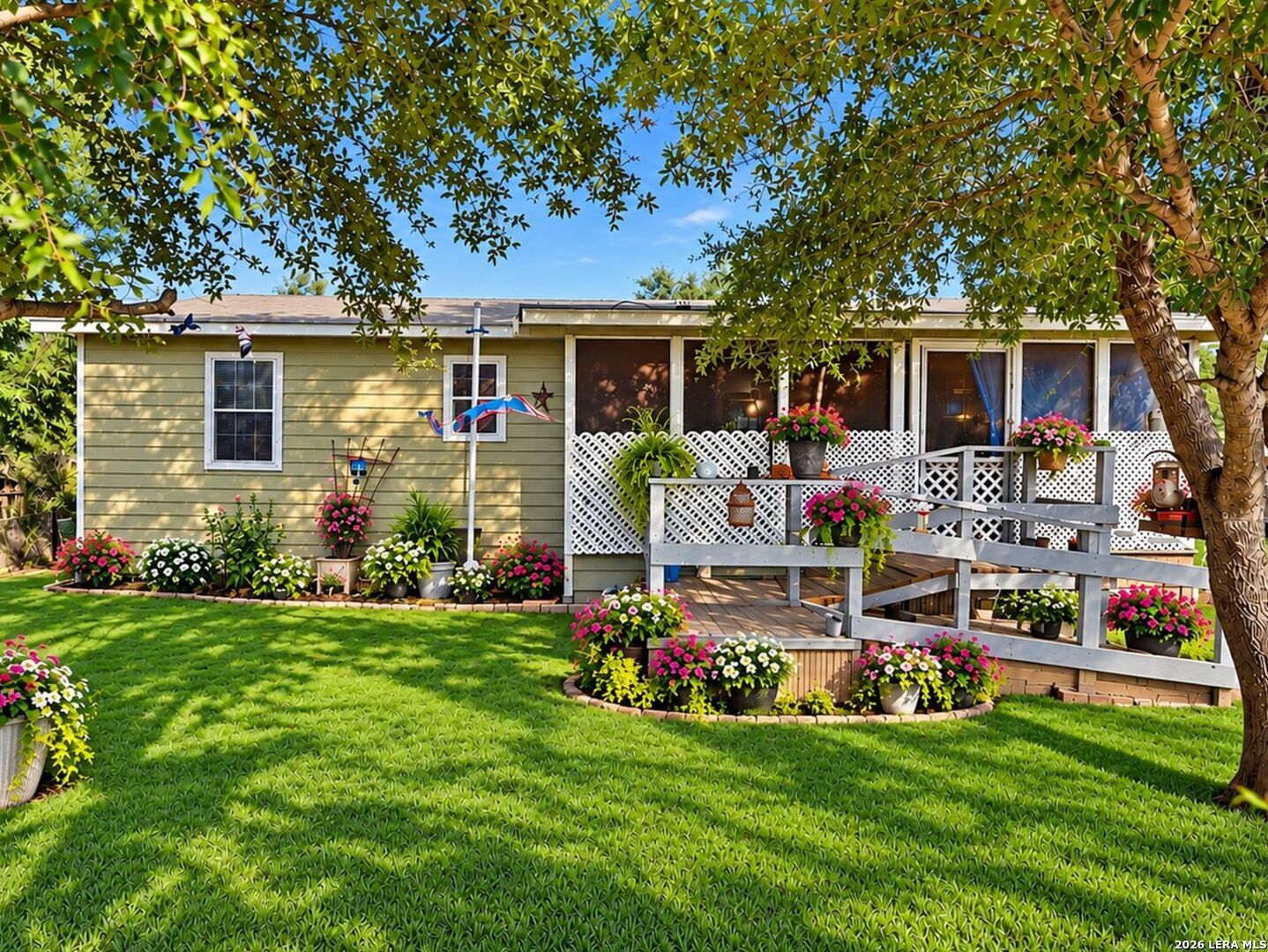 213 E 4th Street Elmendorf TX 78112