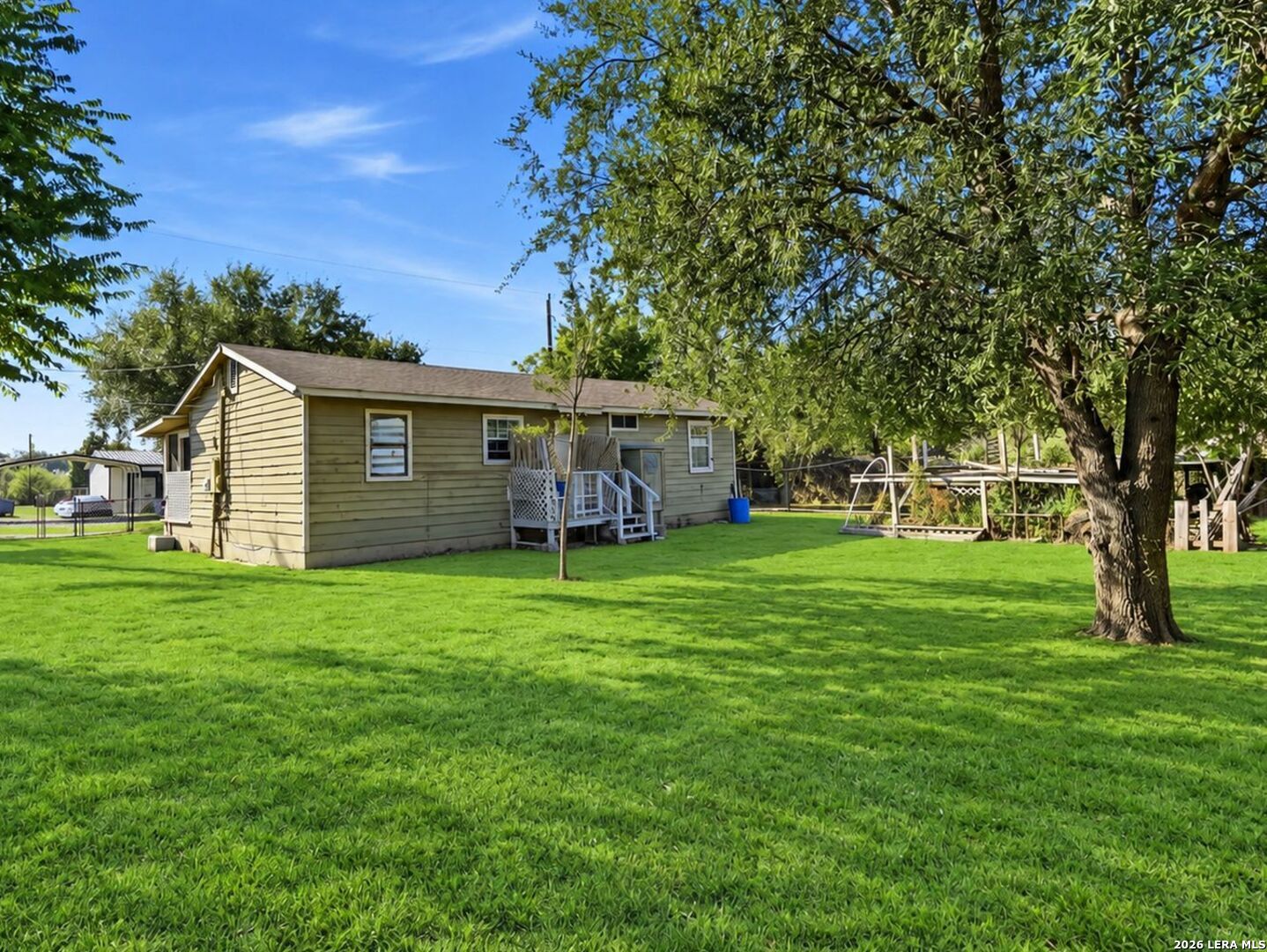 213 E 4th Street Elmendorf TX 78112