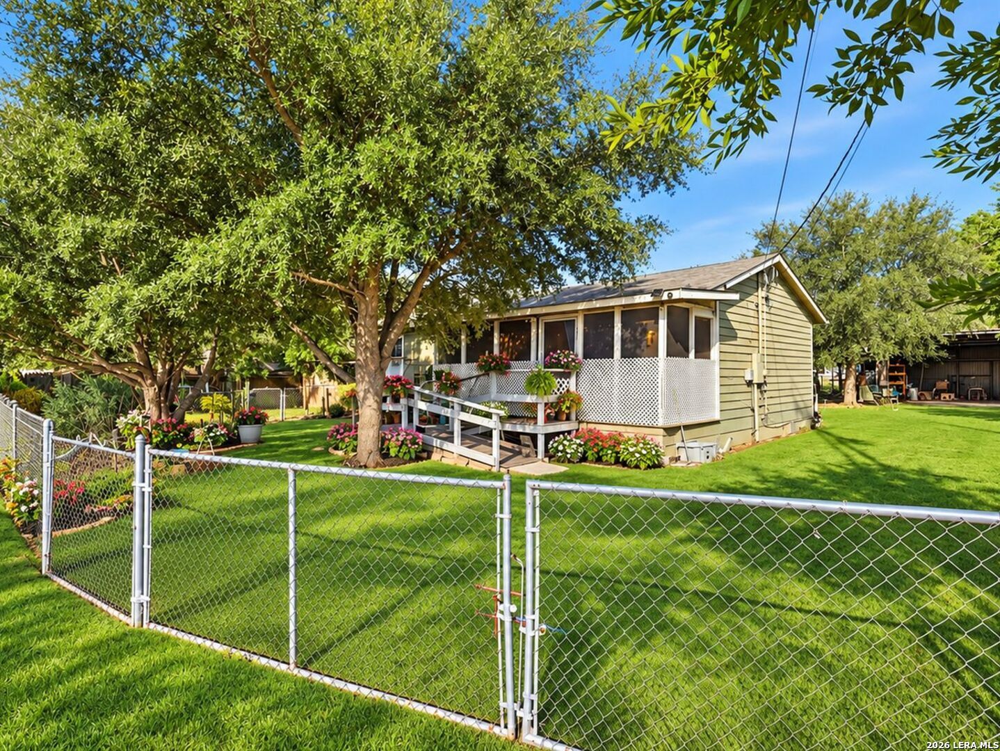 213 E 4th Street Elmendorf TX 78112