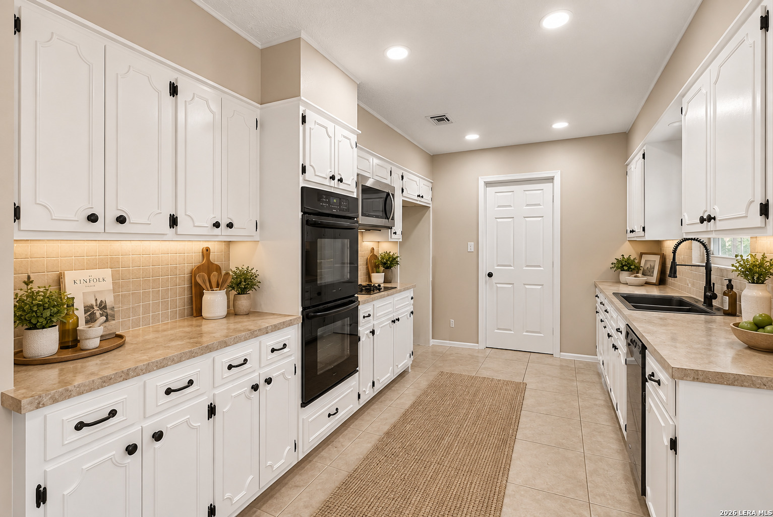 657 Weatherly Windcrest TX 78239