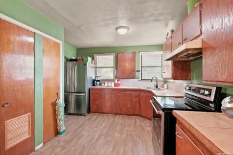 710 Storey Cotulla TX 78014