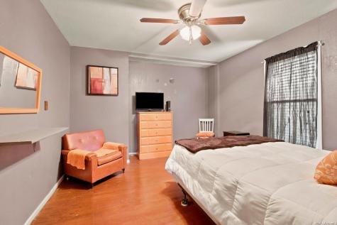 710 Storey Cotulla TX 78014