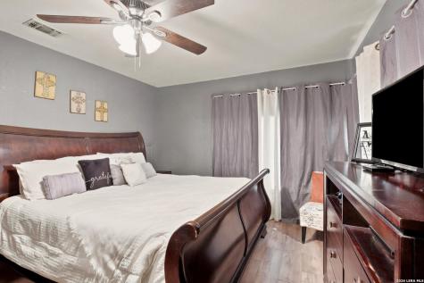 710 Storey Cotulla TX 78014