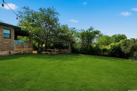 710 Storey Cotulla TX 78014