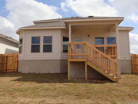 6235 Persimmon Lake San Antonio TX 78245