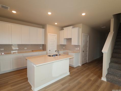 6235 Persimmon Lake San Antonio TX 78245