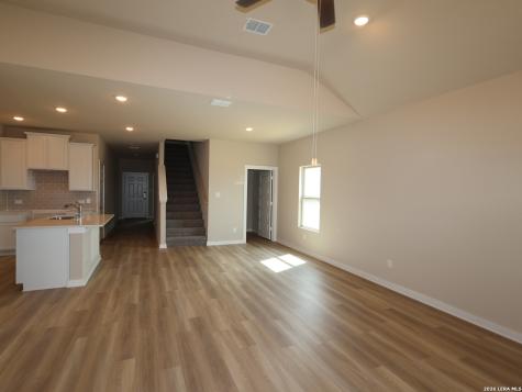 6235 Persimmon Lake San Antonio TX 78245