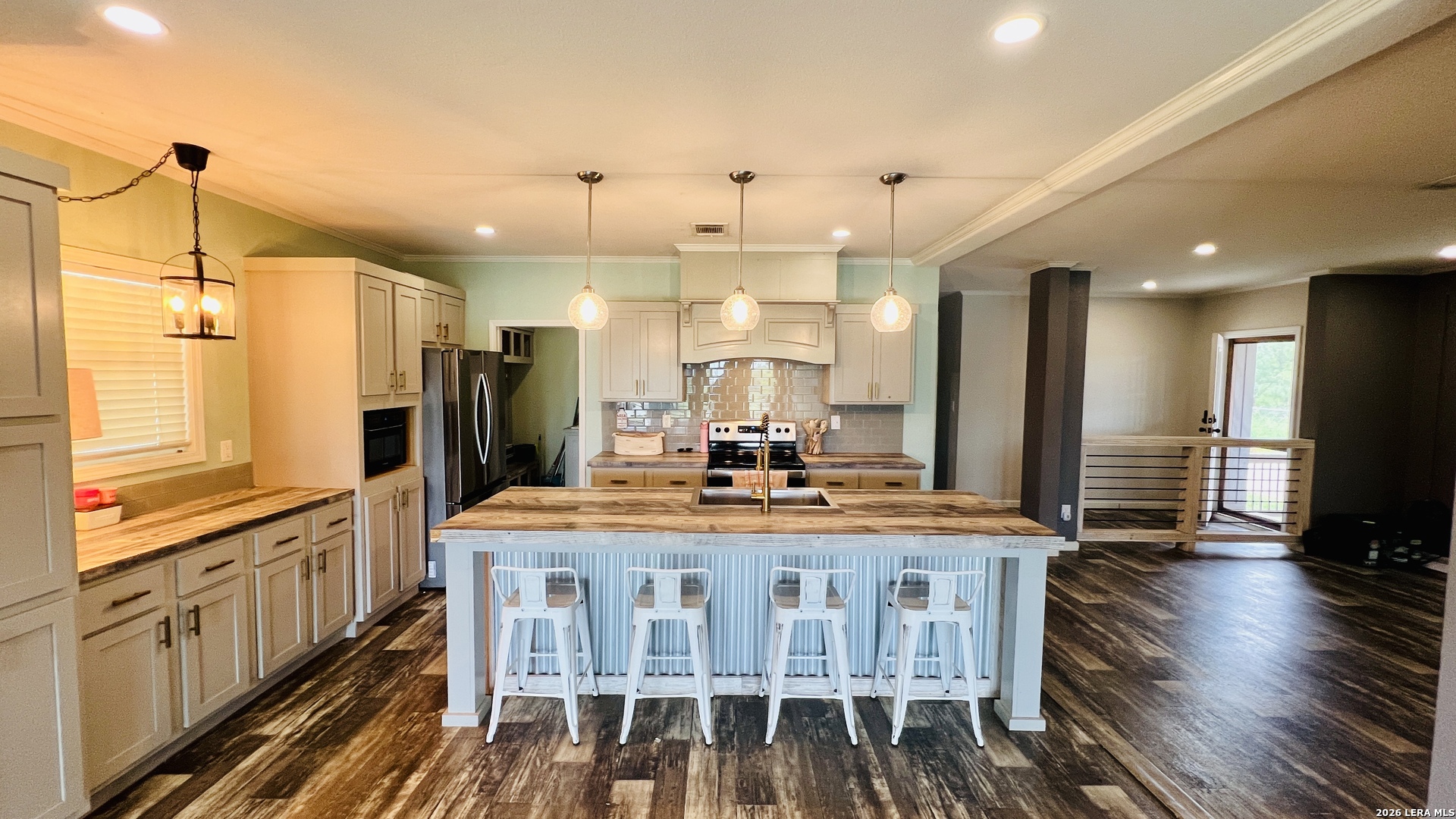 153 May Road Pleasanton TX 78064