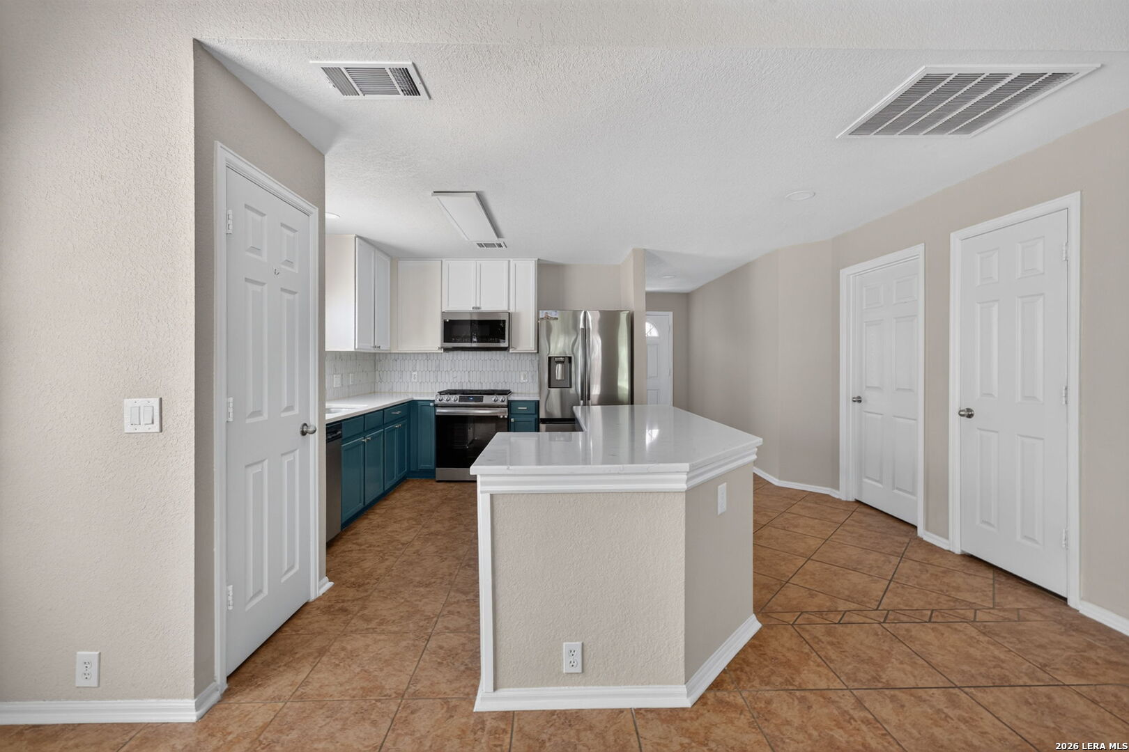 3727 Sumantra Cliff San Antonio TX 78261