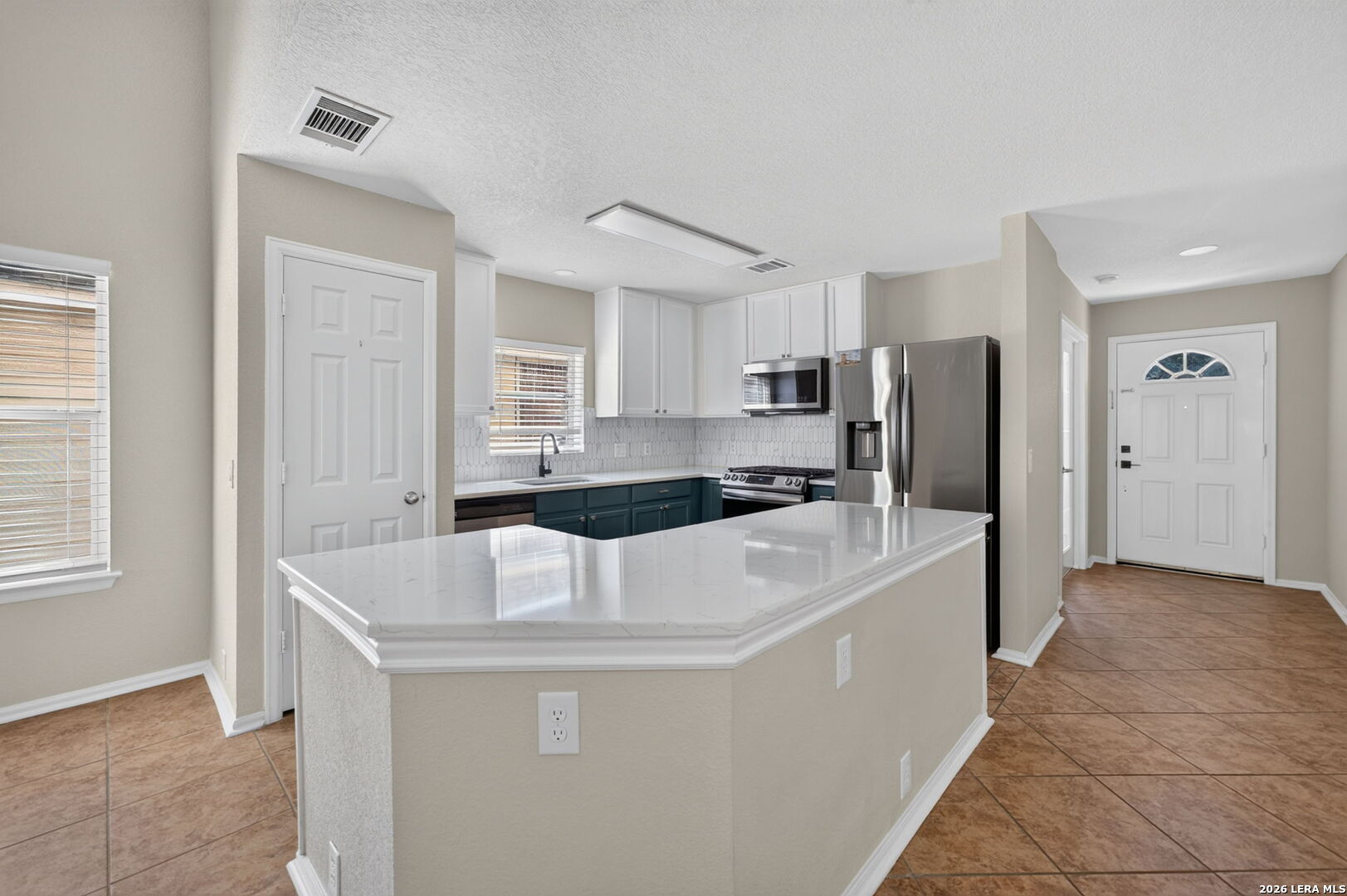 3727 Sumantra Cliff San Antonio TX 78261