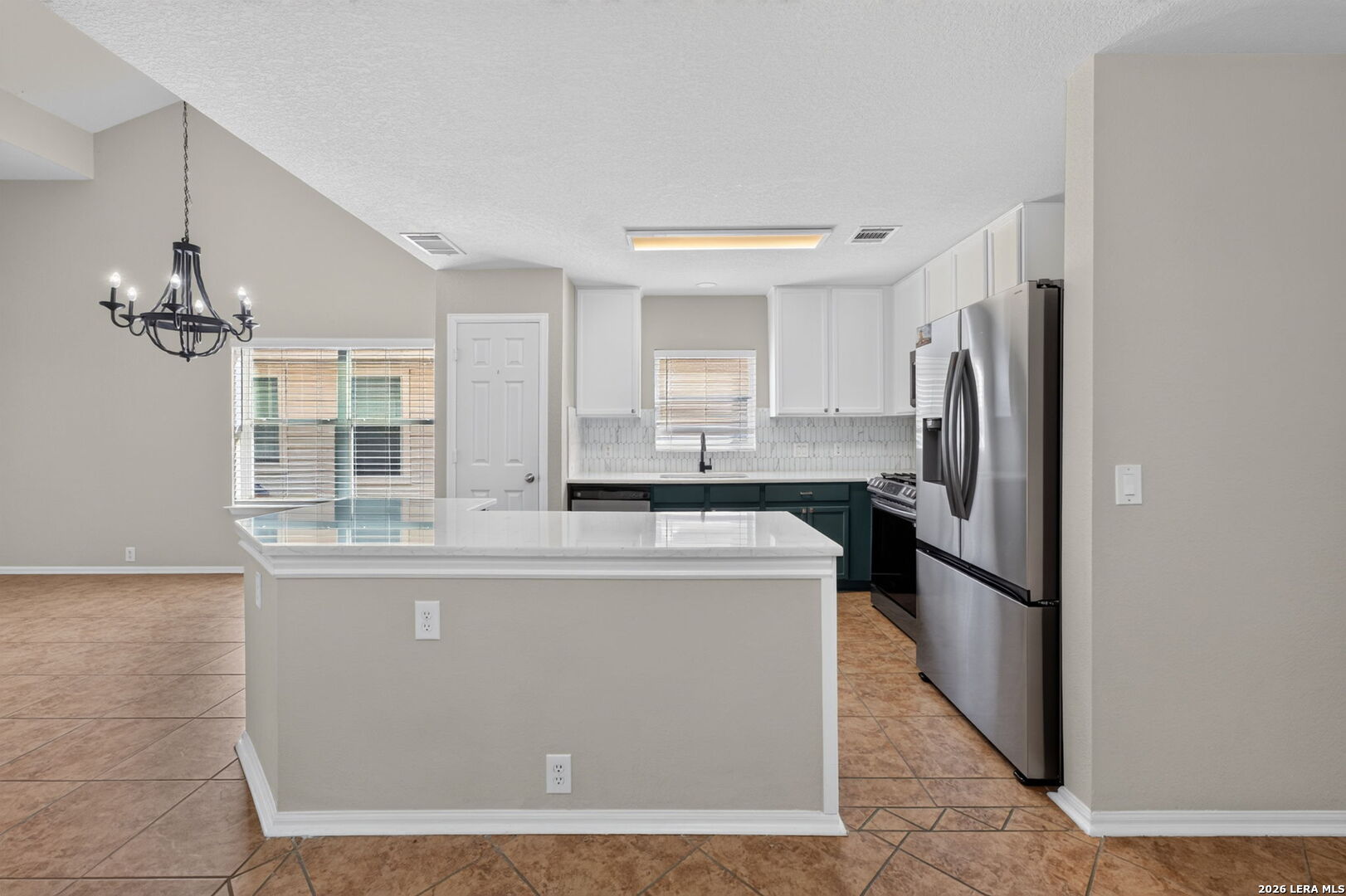 3727 Sumantra Cliff San Antonio TX 78261