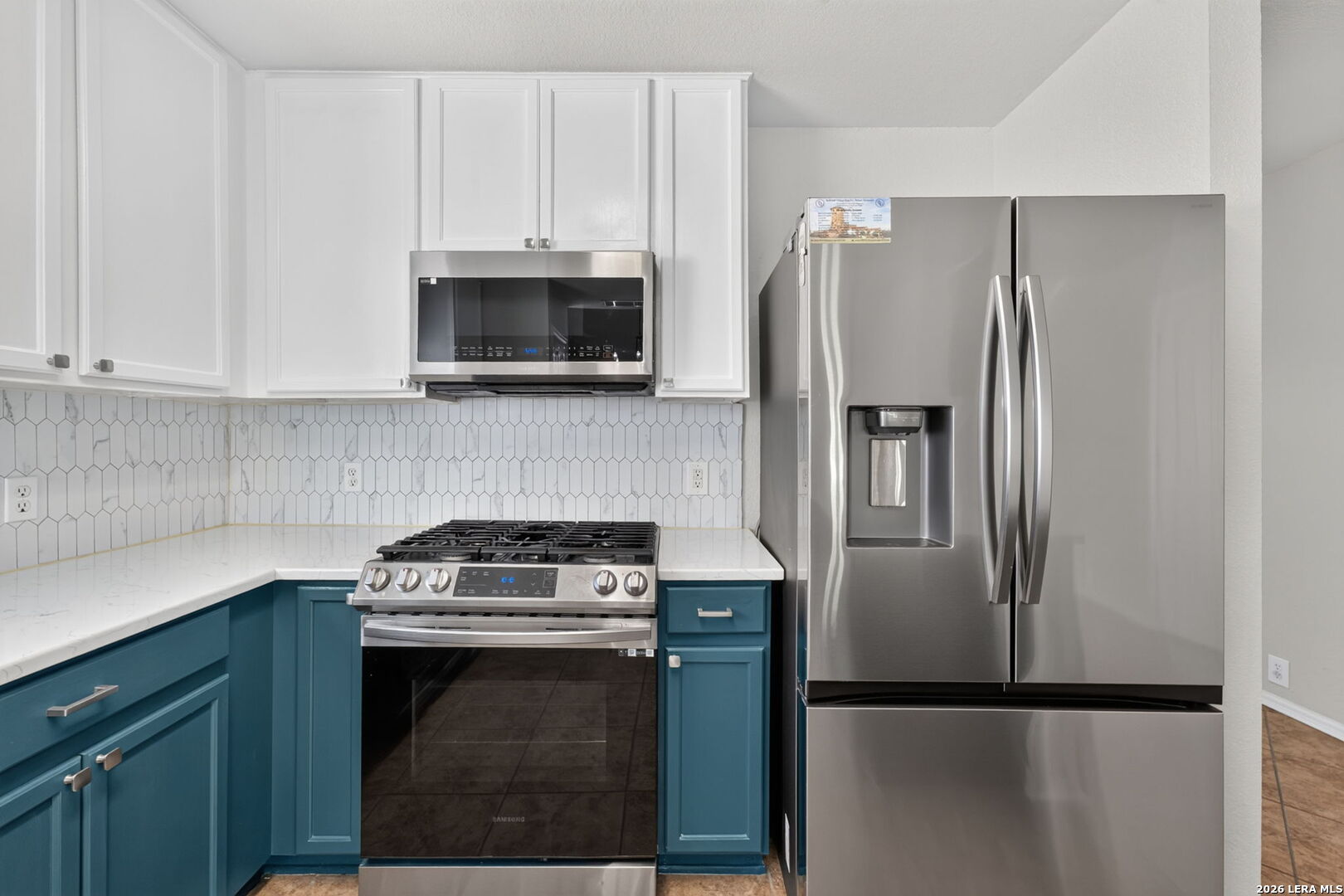 3727 Sumantra Cliff San Antonio TX 78261