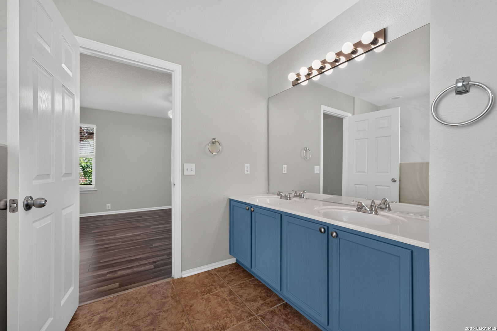 3727 Sumantra Cliff San Antonio TX 78261