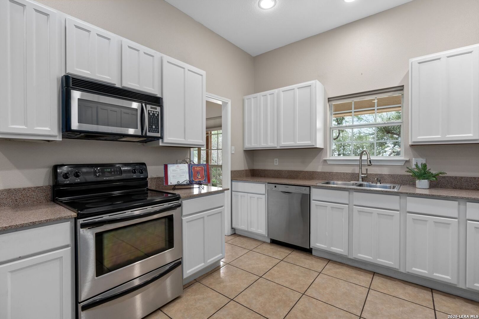 26517 S Glenrose San Antonio TX 78260