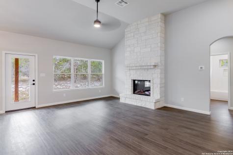 1841 Cottonwood Fischer TX 78623