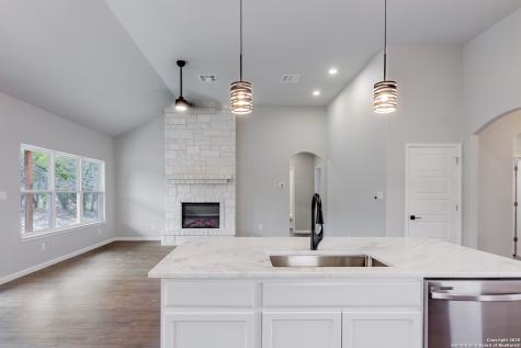 1841 Cottonwood Fischer TX 78623