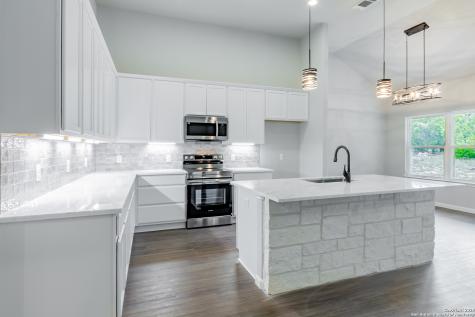 1841 Cottonwood Fischer TX 78623