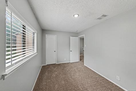 10215 Arbor Bluff San Antonio TX 78240