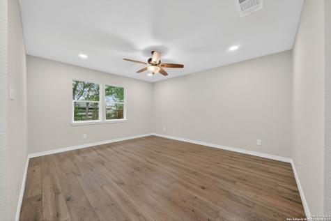 218 Park Lane Universal City TX 78148