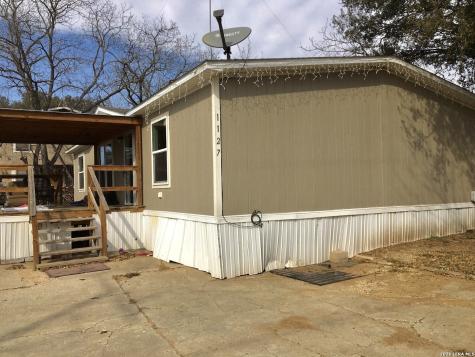 1127 Plum Floresville TX 78114