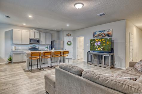 20009 Huckleberry Street Lytle TX 78052