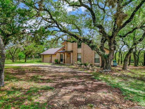 255 Diamond J Road N Pipe Creek TX 78063