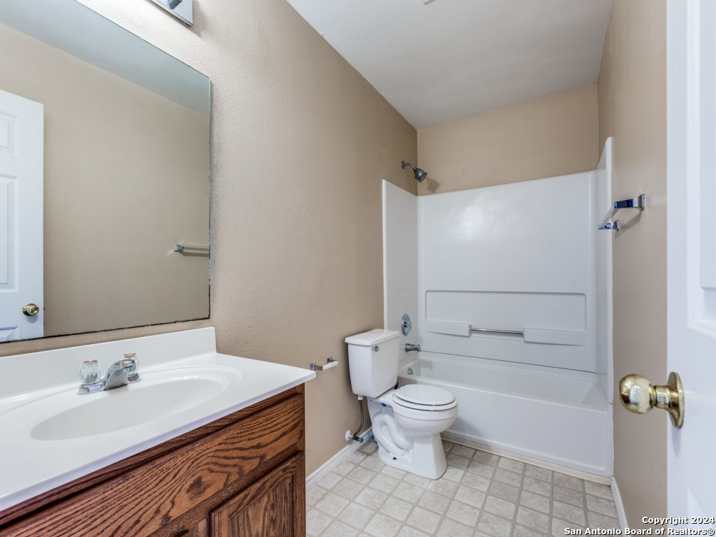 8006 Misty Bluff San Antonio TX 78249