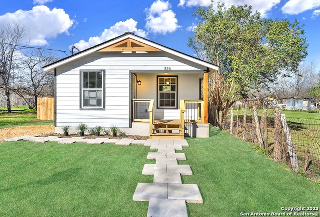 556 Avenue C Seguin TX 78155
