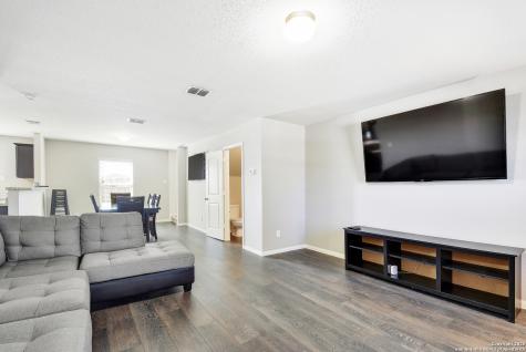 7310 Bowdre San Antonio TX 78252