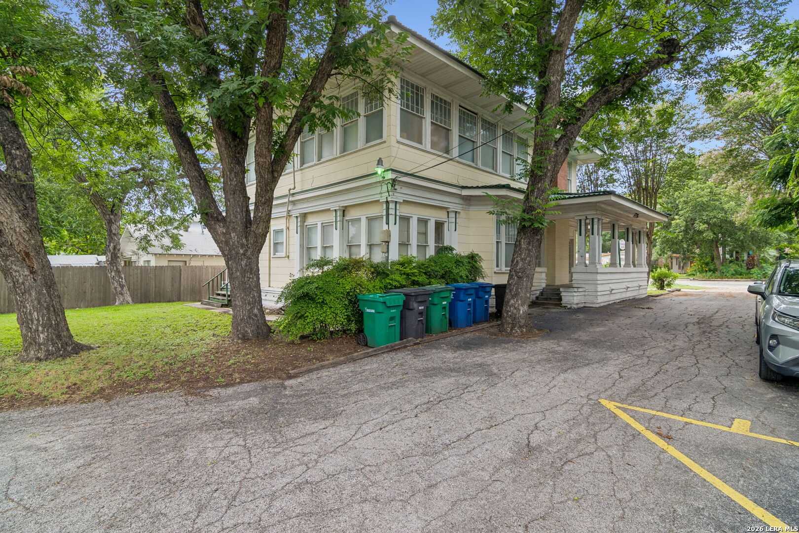 1032 W Woodlawn San Antonio TX 78201