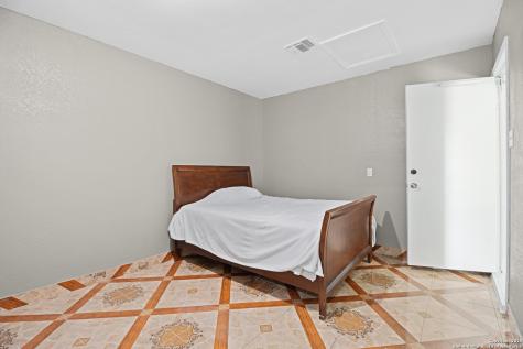 5728 Harefield San Antonio TX 78228
