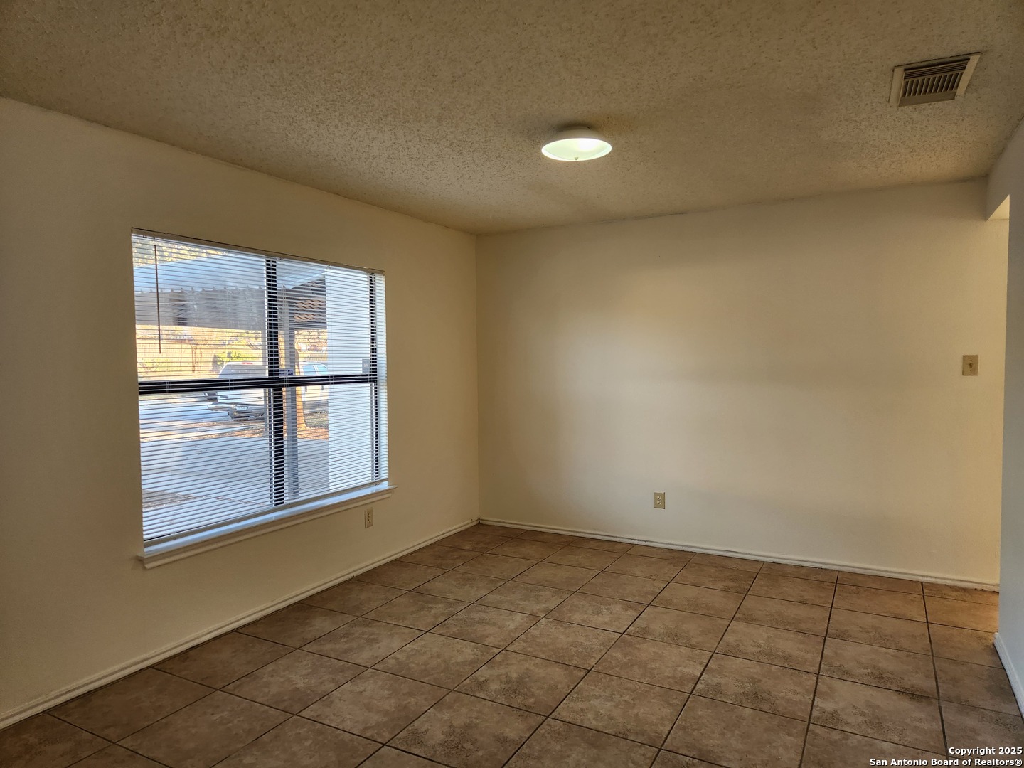2117 Farmsville San Antonio TX 78245
