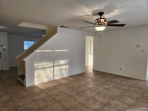 2117 Farmsville San Antonio TX 78245