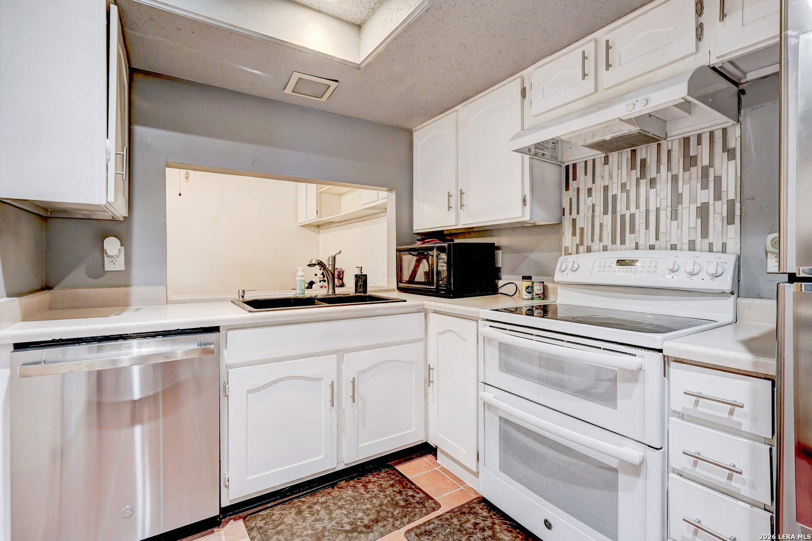 6422 Honey Hill San Antonio TX 78229