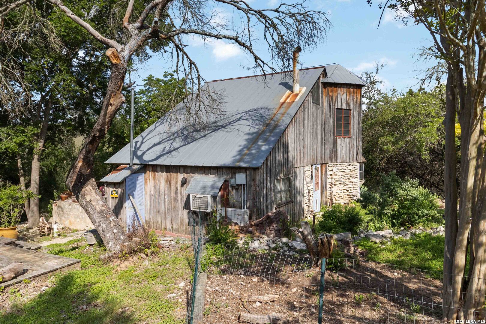 221 Apacheria Pass W Comfort TX 78013