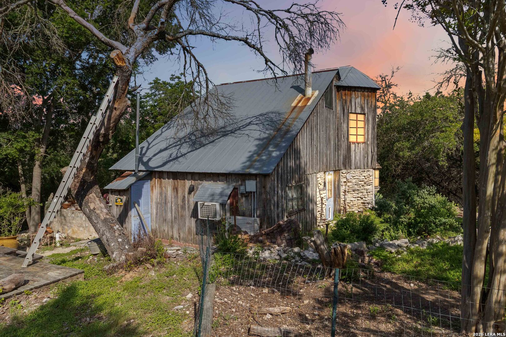 221 Apacheria Pass W Comfort TX 78013