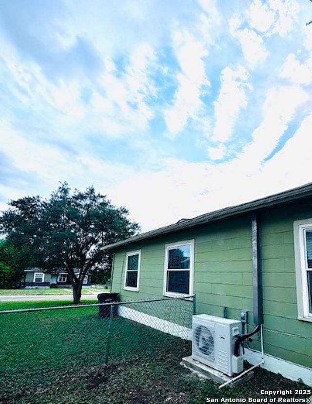 703 Mcdougal San Antonio TX 78223