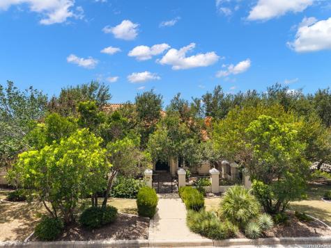 37 Champion Trail San Antonio TX 78258