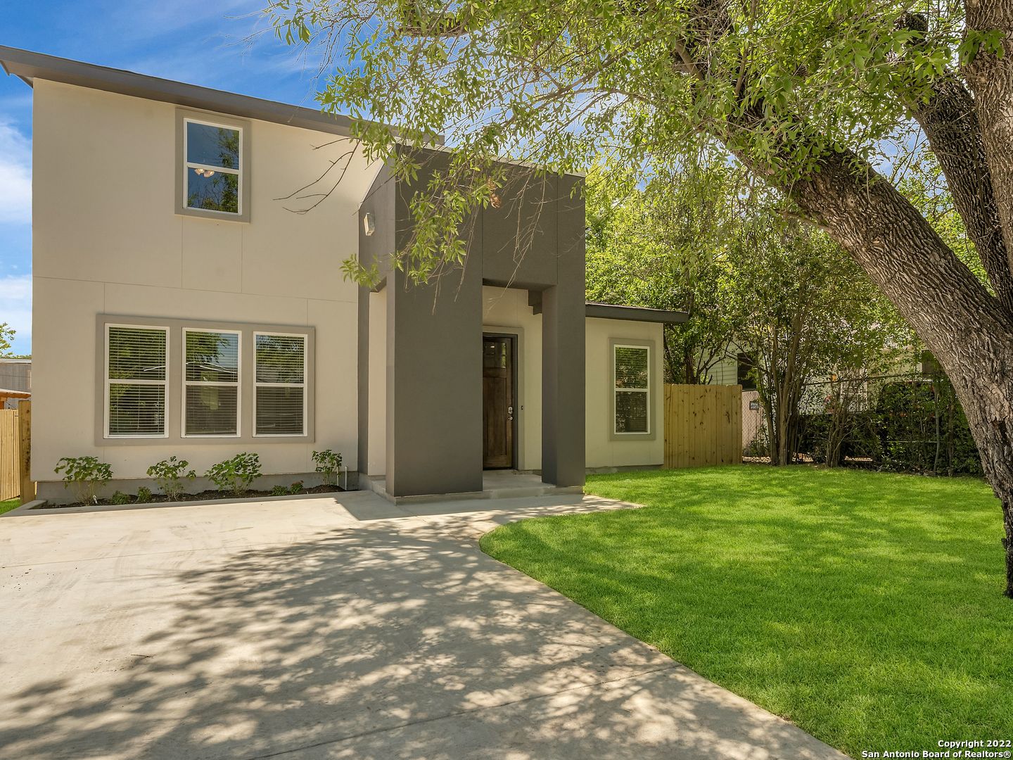1418 W Gramercy Place San Antonio TX 78201