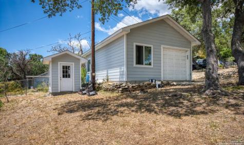 12501 Park Road 37 Lakehills TX 78063
