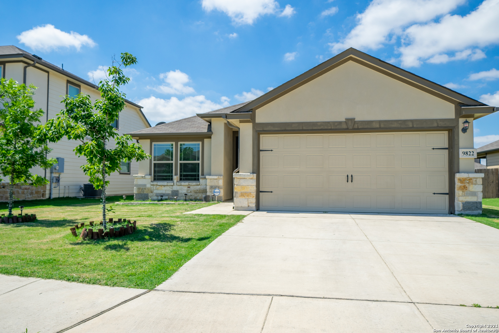 9822 Red Iron Creek Converse TX 78109
