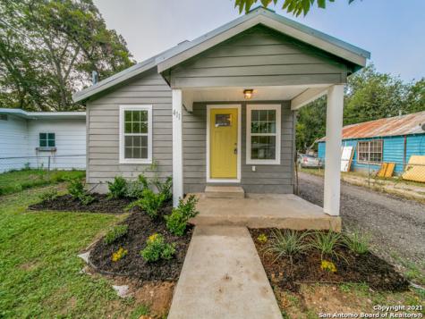 411 W Humphreys Street Seguin TX 78155