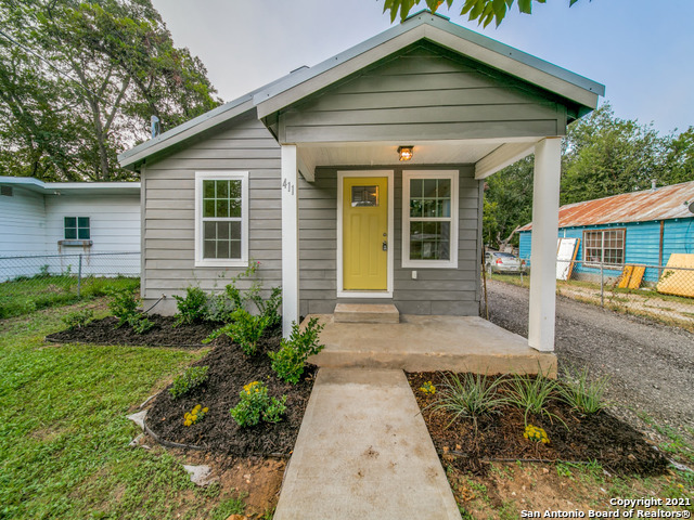411 W Humphreys Street Seguin TX 78155