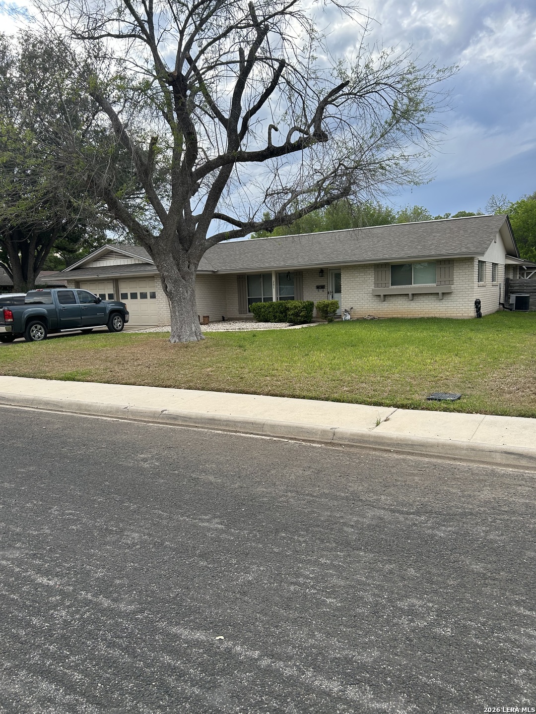 201 Greentree Schertz TX 78154