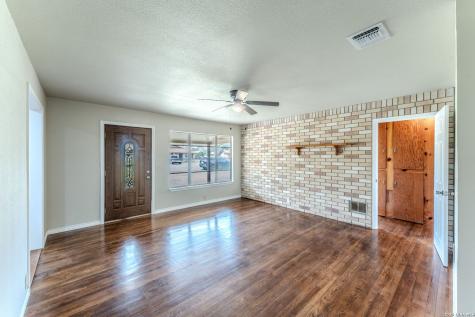 146 Sylvester Street Poth TX 78147