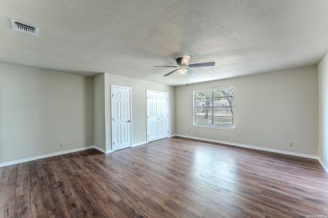 146 Sylvester Street Poth TX 78147