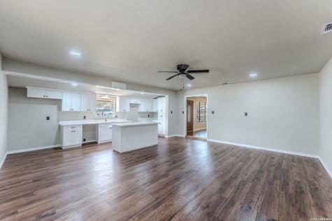 146 Sylvester Street Poth TX 78147