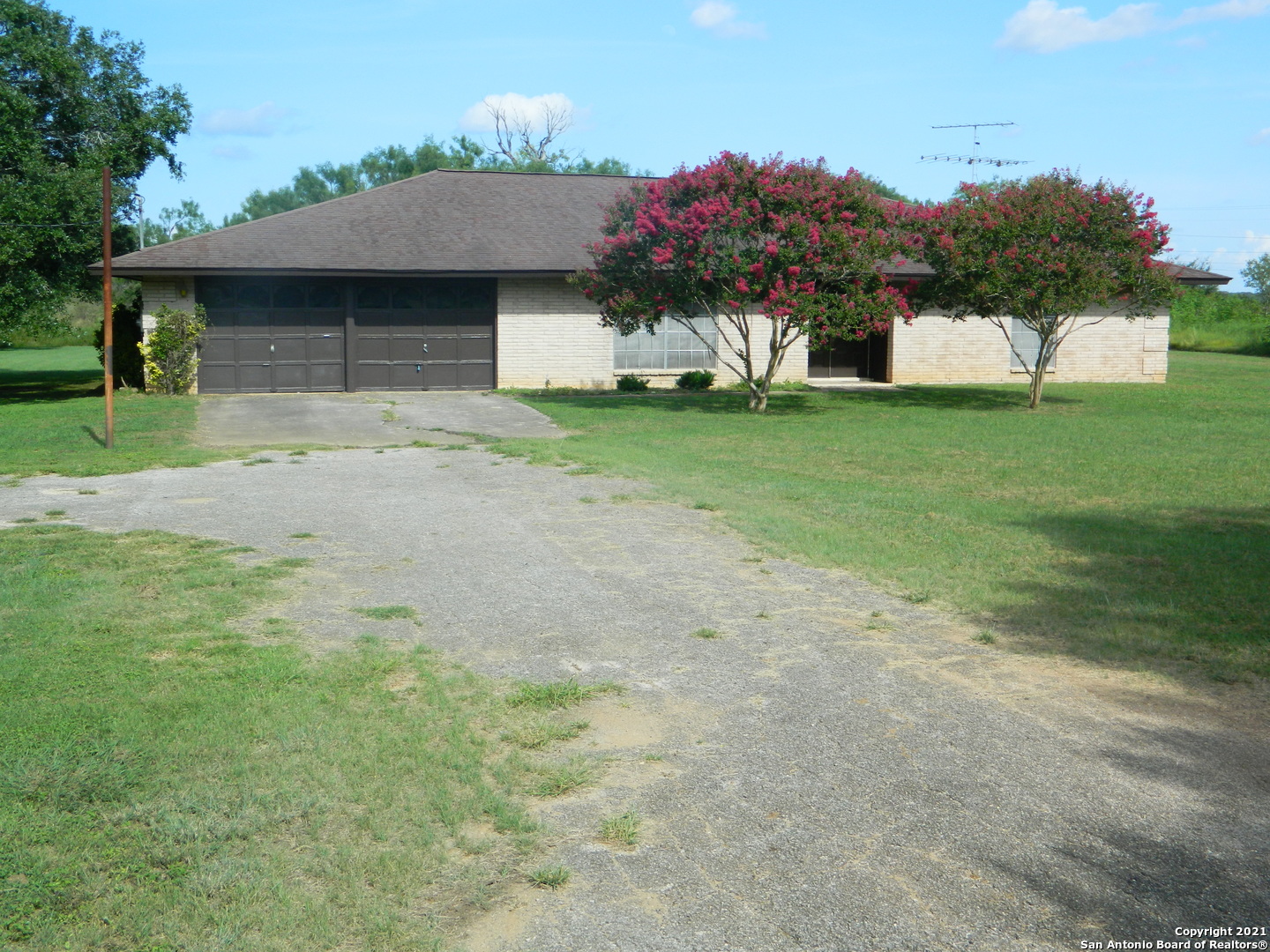 104 Oak Park Road Adkins TX 78101